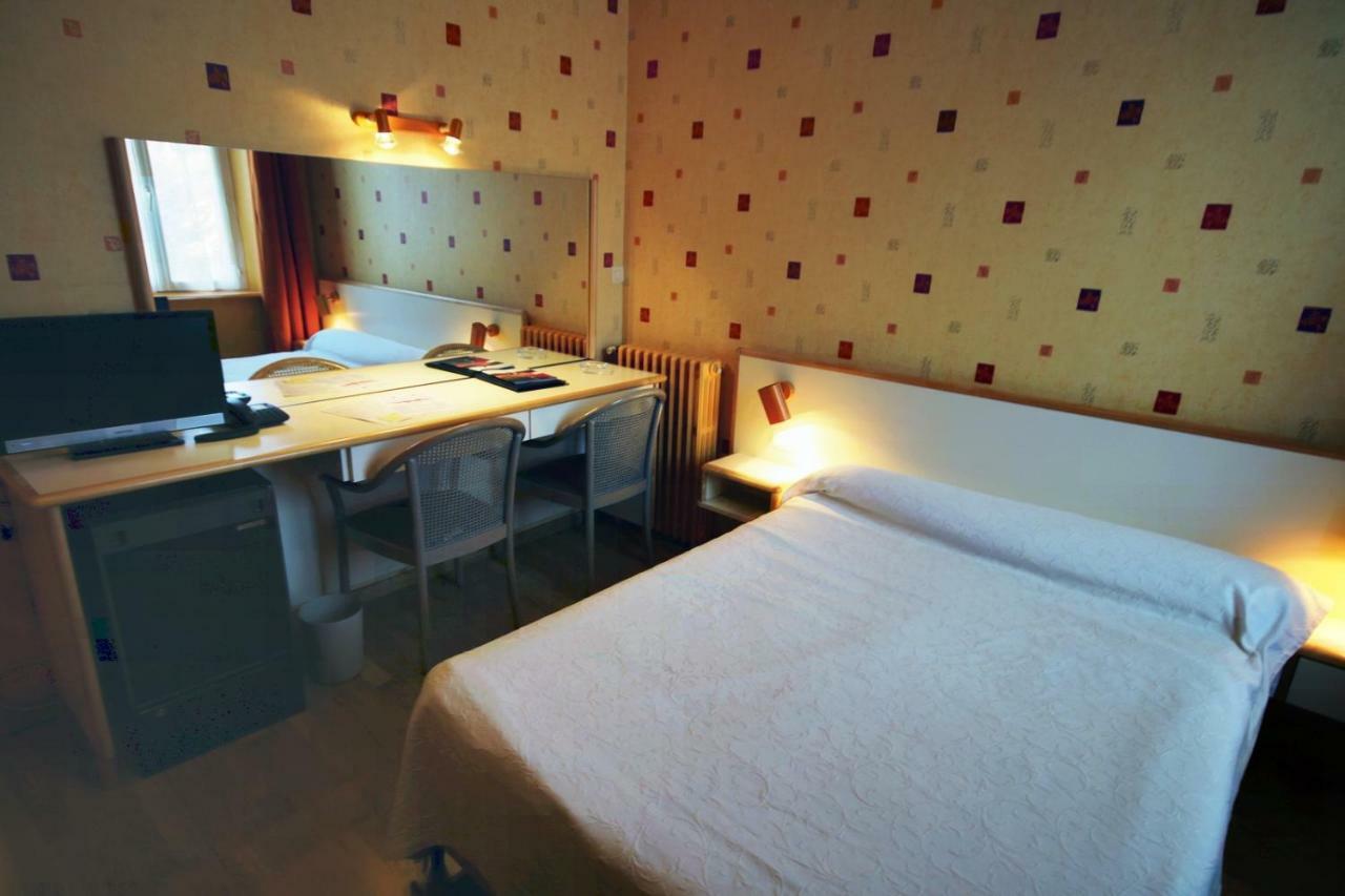 Hotel Les Messageries Saint-Flour  Camera foto