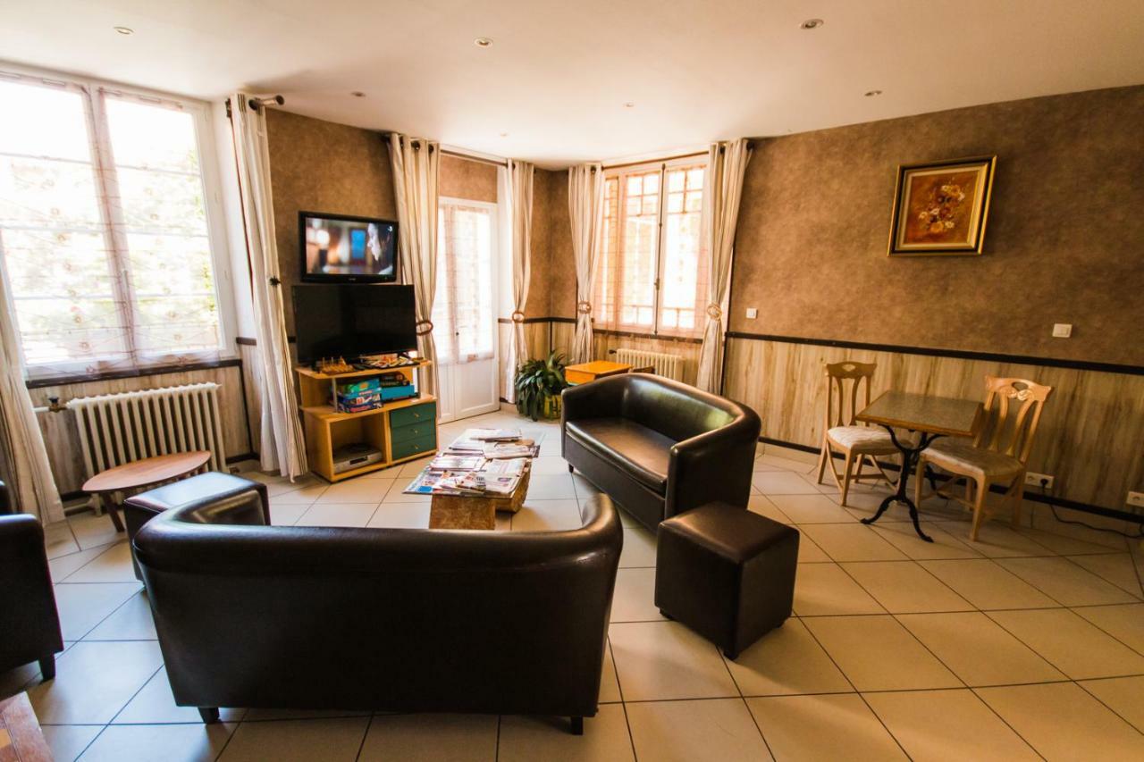 Hotel Les Messageries Saint-Flour  Esterno foto