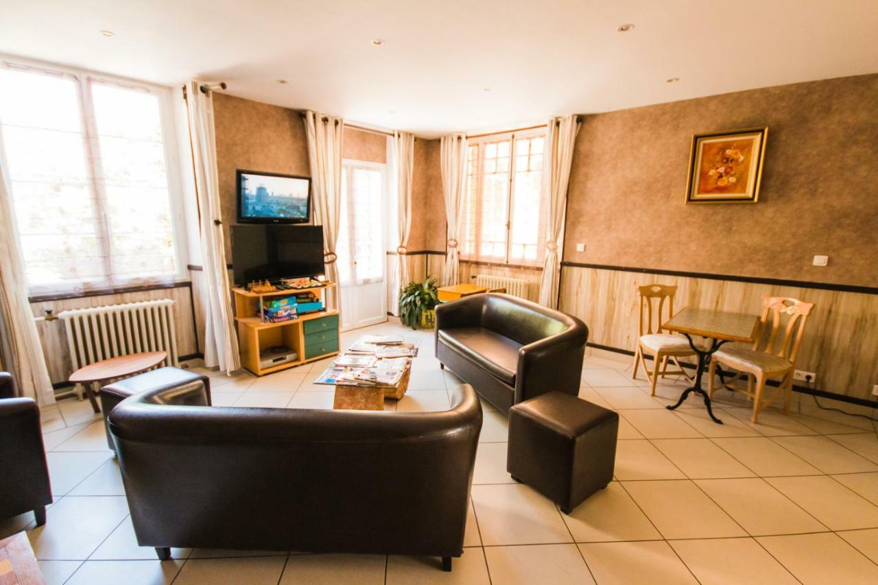Hotel Les Messageries Saint-Flour  Esterno foto